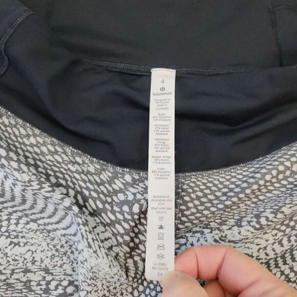 Lululemon Run Times Short II 4-way Stretch 4" Swerve Vapor Metal Gray/Black Sz 4 - Picture 7 of 9